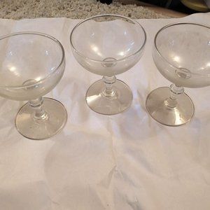 🏷= $1 Vintage Champagne Glasses
